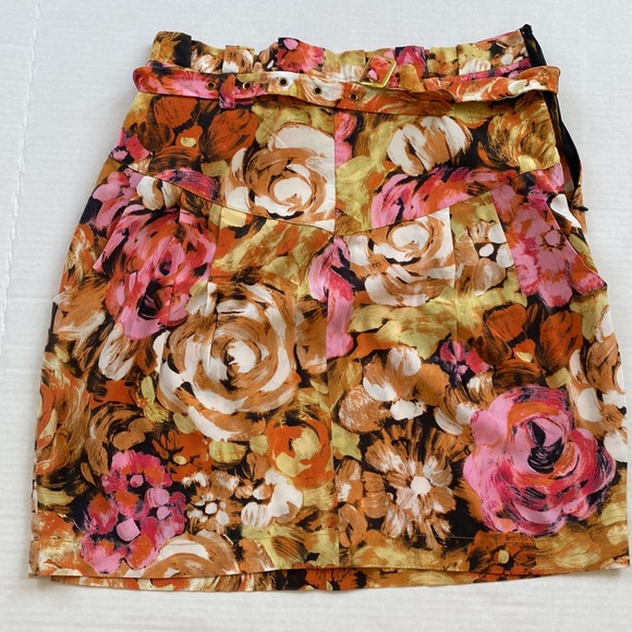 Guess by Marciano Dresses & Skirts - Guess by Marciano Flower Pattern Mini Skirt